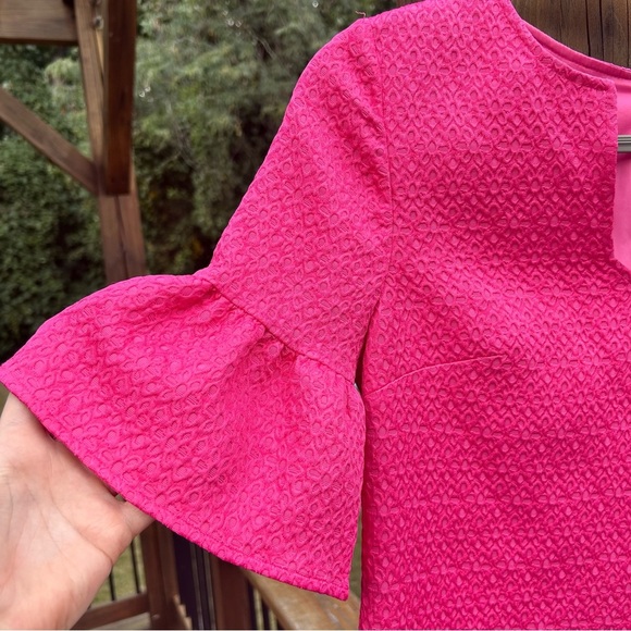 TRINA TURK Laguna Ruffle Bell Sleeve Shift Dress EUC Hot Pink - Picture 3 of 6